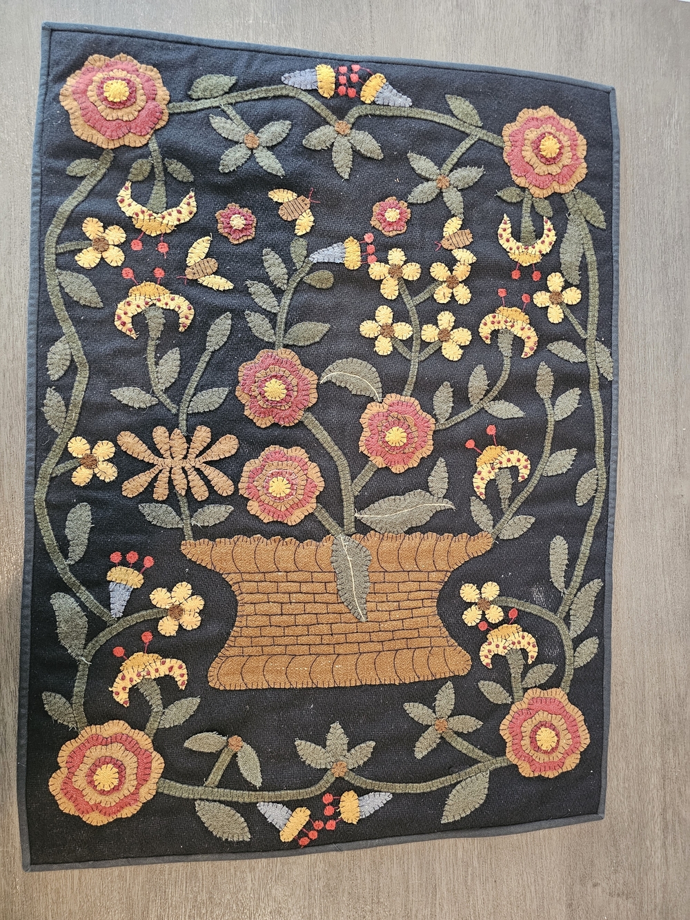 Homespice Decor Penny Busy As A Bee Area Rug Or Wall Decor